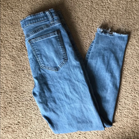 Women’s Ripped Jeans - Picture 4 of 5